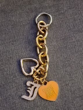 Vintage Y2K Juicy Couture Gold Heart Charm Keychain with 'Choose Juicy' Tag